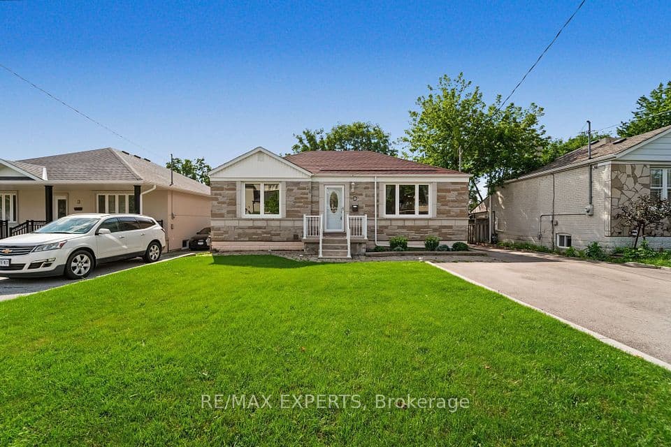 8 Palamar Road, Toronto, ON M3M 1L1 – photo 2