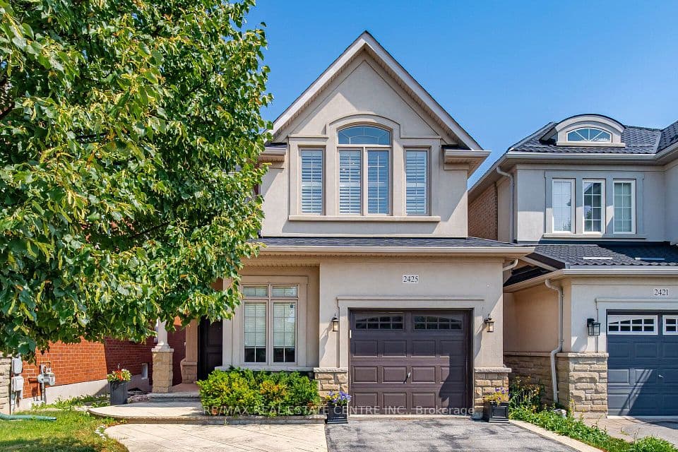 2425 QUETICO Crescent, Oakville, ON L6M 0R4 – main photo