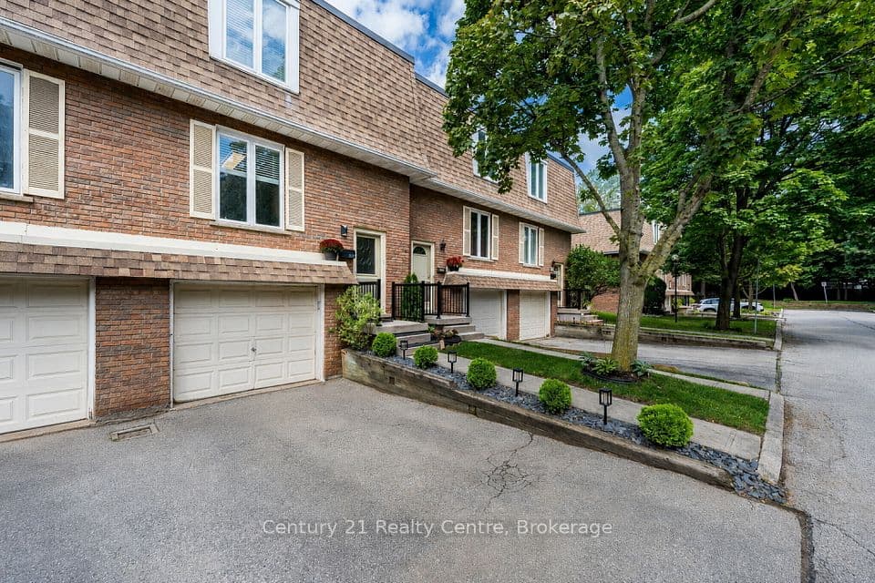 1537 Westminster Place, Burlington, ON L7P 2B4 – photo 2
