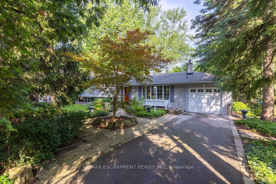 401 Cairncroft Road, Oakville, ON L6J 4M8 – main photo