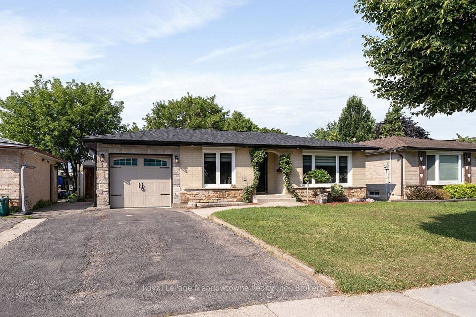 96 Macdonald Crescent, Milton, ON L9T 2Y8 – main photo