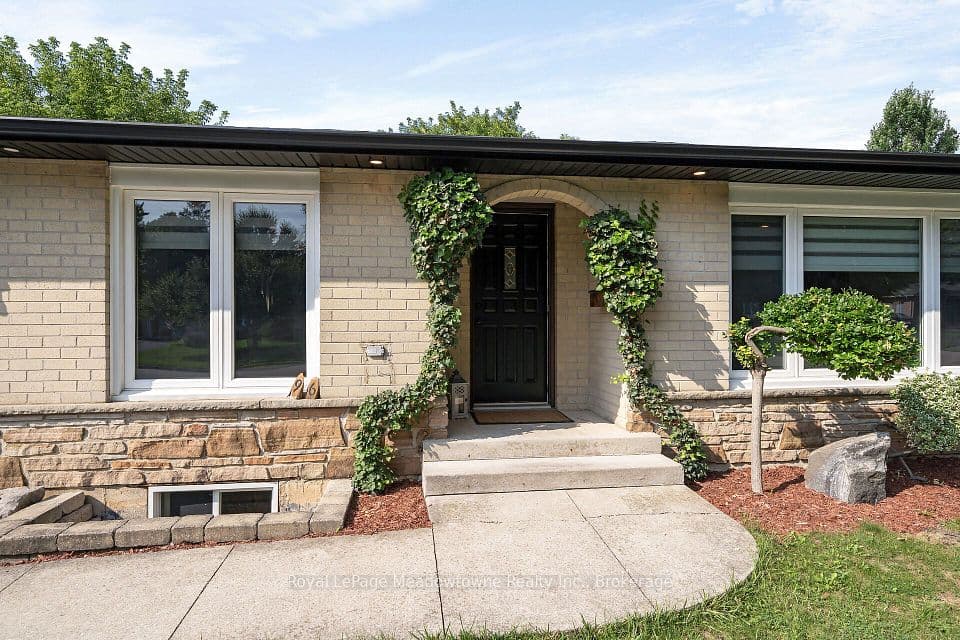 96 Macdonald Crescent, Milton, ON L9T 2Y8 – photo 3