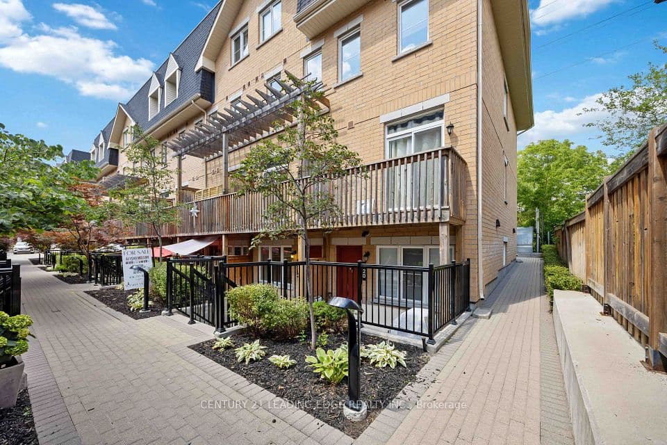 380 Hopewell Avenue 121, Toronto, ON M6E 2S2 – photo 2