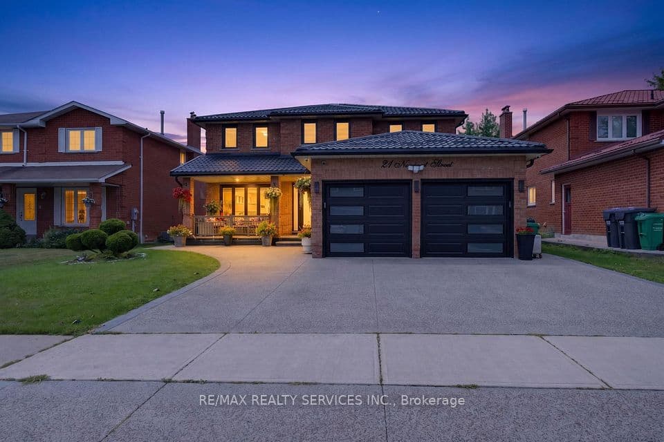 21 Newport Street, Brampton, ON L6S 4N1 – main photo