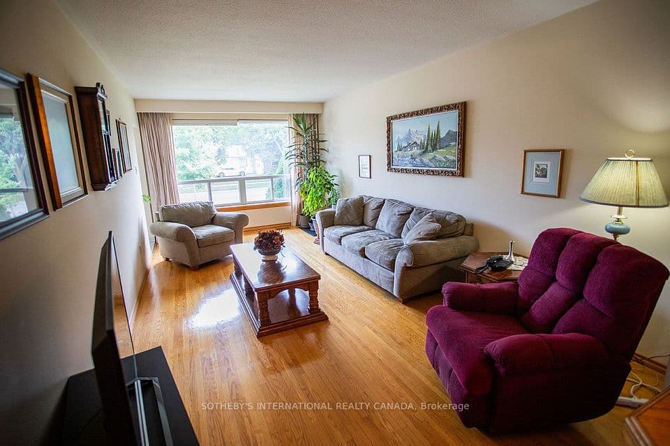 12 Waterbury Drive, Toronto, ON M9R 3X6 – photo 3