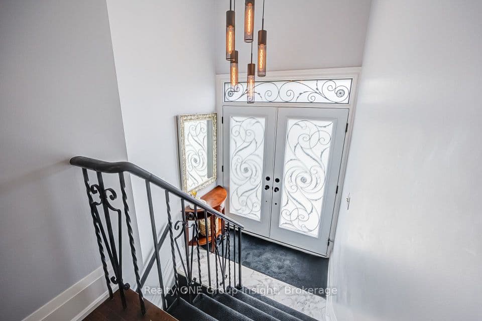 150 Avondale Boulevard, Brampton, ON L6T 1H8 – photo 2