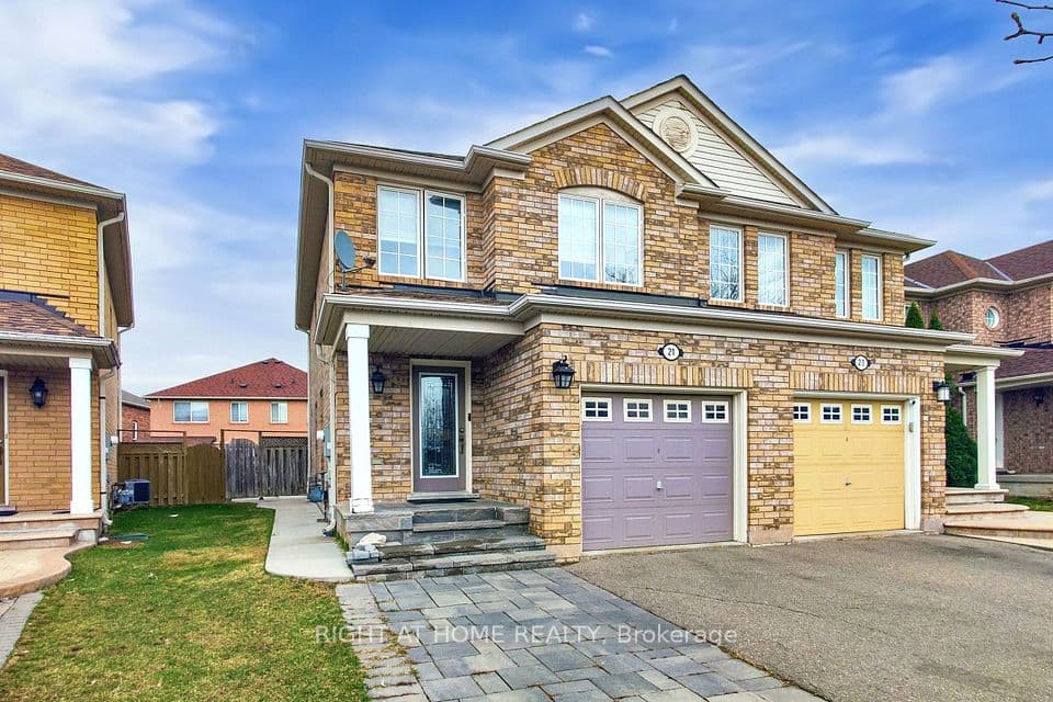 21 Dunlop Court, Brampton, ON L6X 4Z8 – main photo