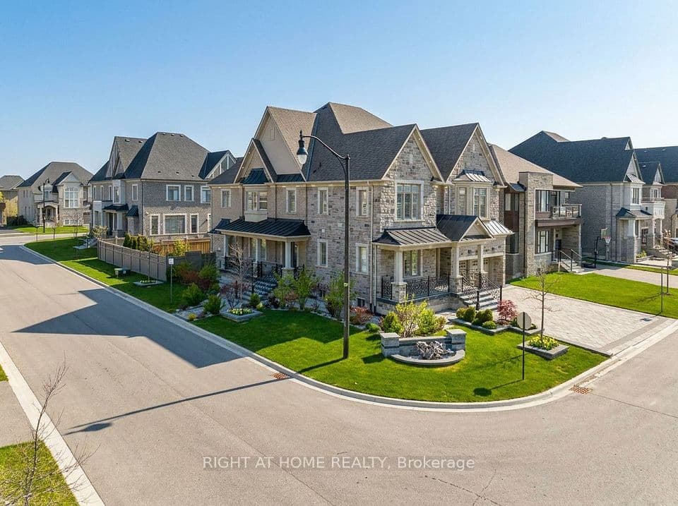 12 Hackwood Heights, Brampton, ON L6X 5R2 – photo 2
