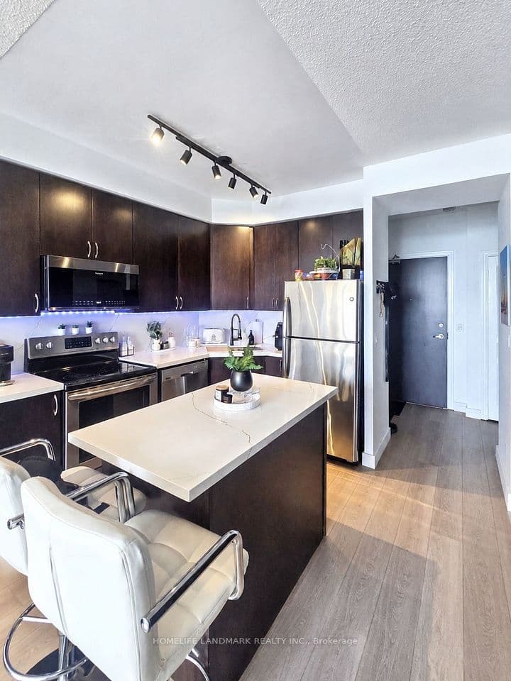 223 Webb Drive 607, Mississauga, ON L5B 0E8 – photo 3