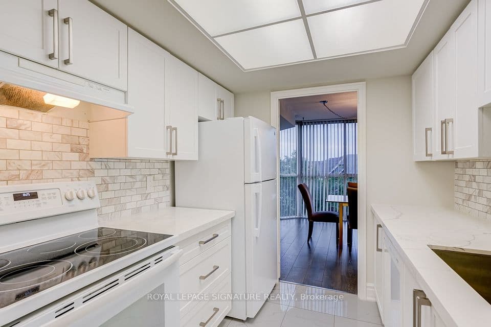 880 Dundas Street W 405, Mississauga, ON L5C 4H3 – photo 3
