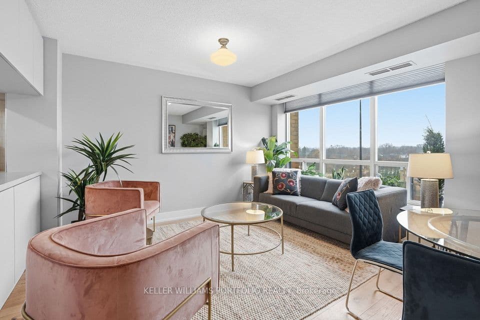 190 Manitoba Street 802, Toronto, ON M8Y 3Y8 – main photo