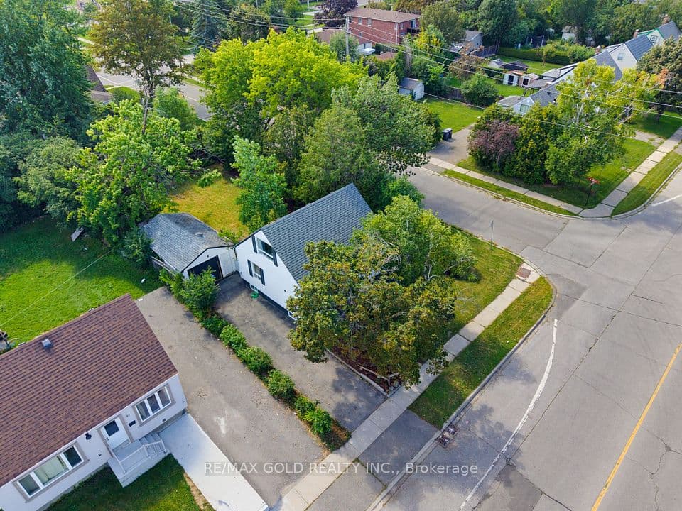 23 Pleasantview Avenue, Brampton, ON L6X 1W5 – photo 2