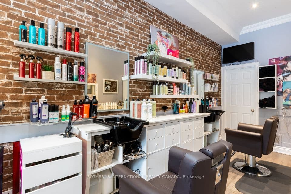 960A The Queensway, Toronto, ON M8Z 1P5 – photo 3