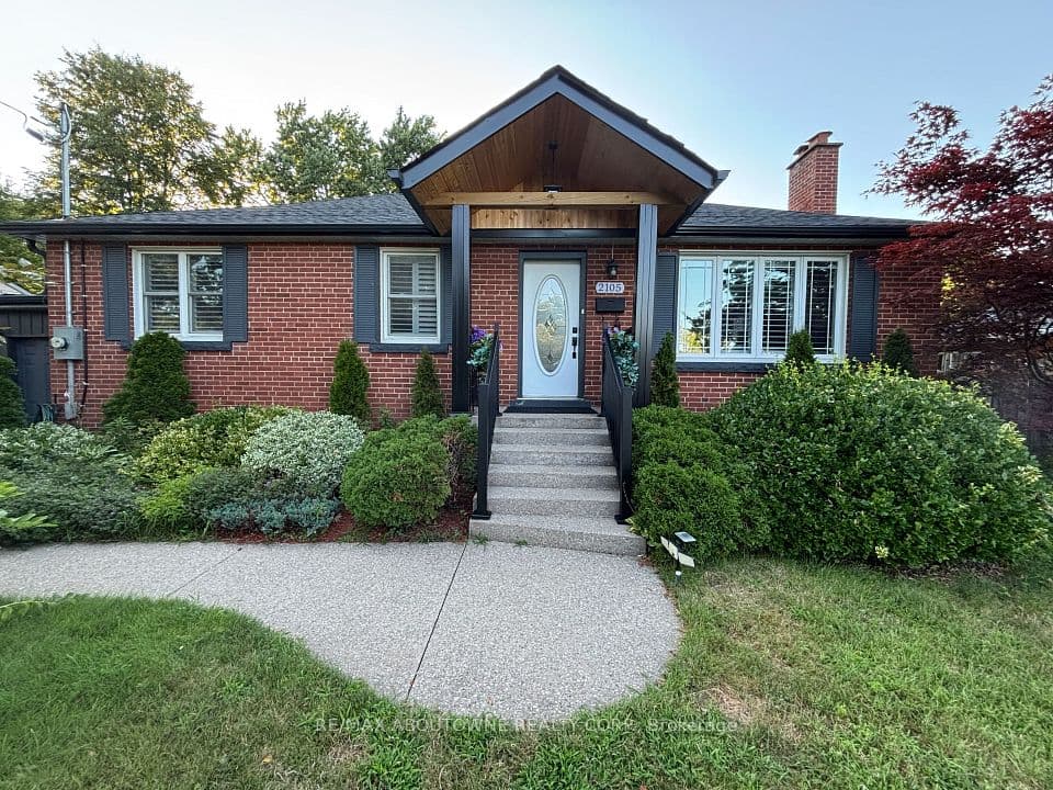 2105 Maplewood Drive, Burlington, ON L7R 2C6 – main photo