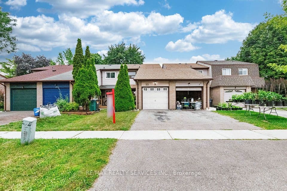23 Scottsdale Court, Brampton, ON L6W 3R8 – photo 3