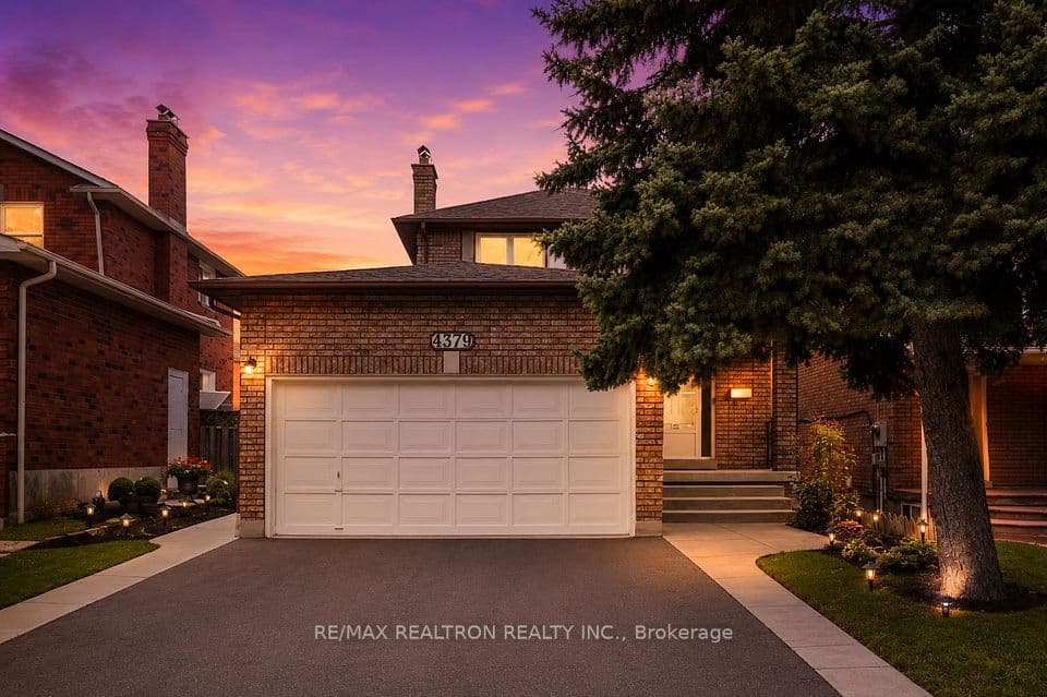 4379 Radisson Crescent, Mississauga, ON L5M 4C4 – main photo