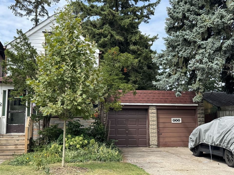 2 Saint Marks Road, Toronto, ON M6S 2H6 – main photo