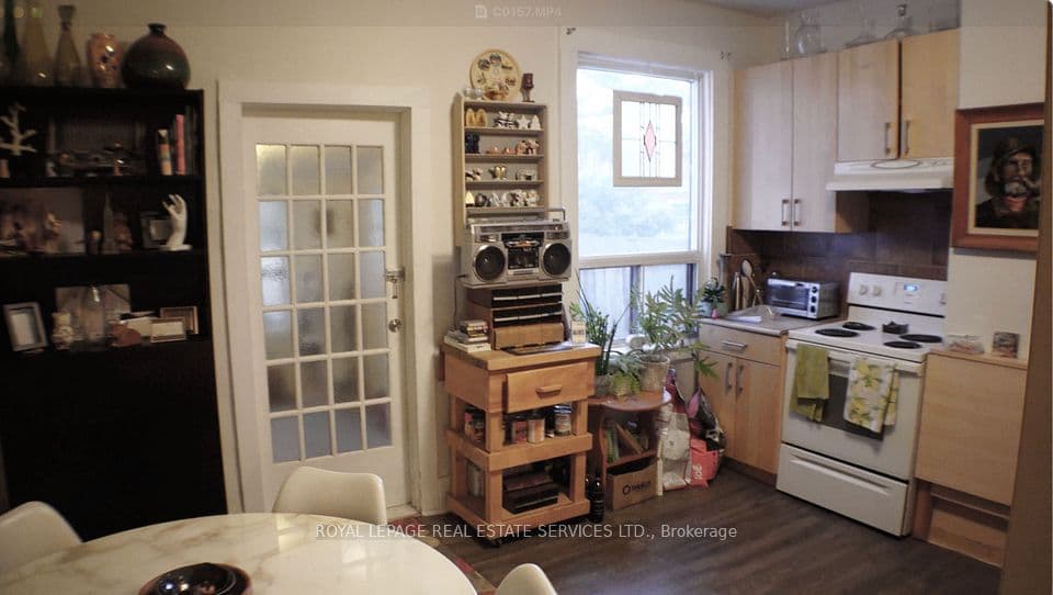 2 Saint Marks Road, Toronto, ON M6S 2H6 – photo 3