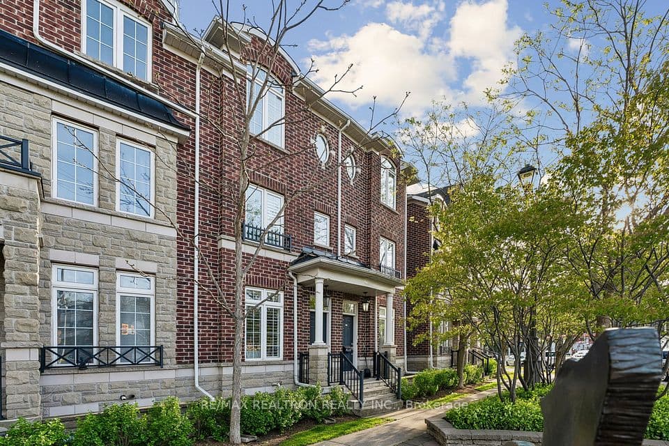 97 The Queensway 35, Toronto, ON M6S 5B4 – main photo