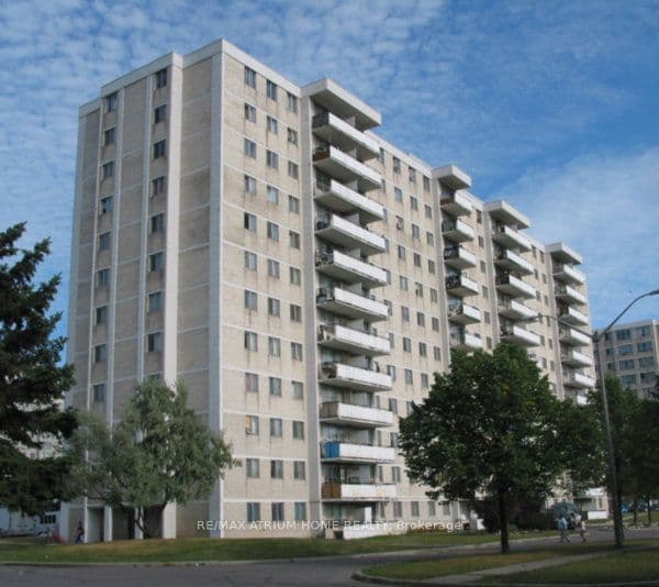 100 Lotherton Pathway 410, Toronto, ON M6B 2G8 – main photo