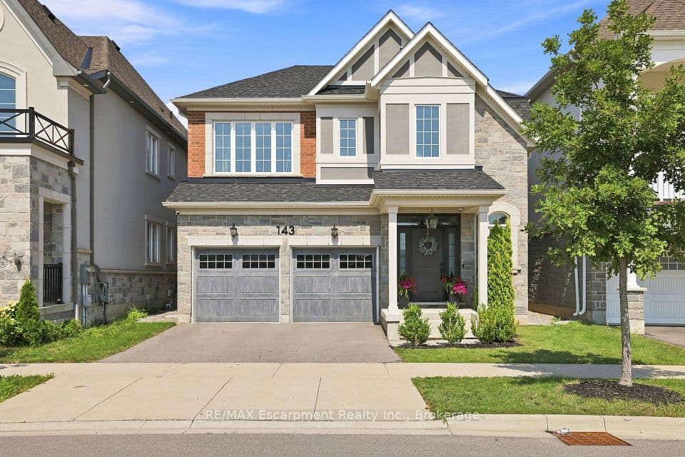 143 Threshing Mill Boulevard, Oakville, ON L6H 0V5 – main photo