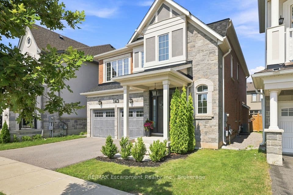 143 Threshing Mill Boulevard, Oakville, ON L6H 0V5 – photo 2