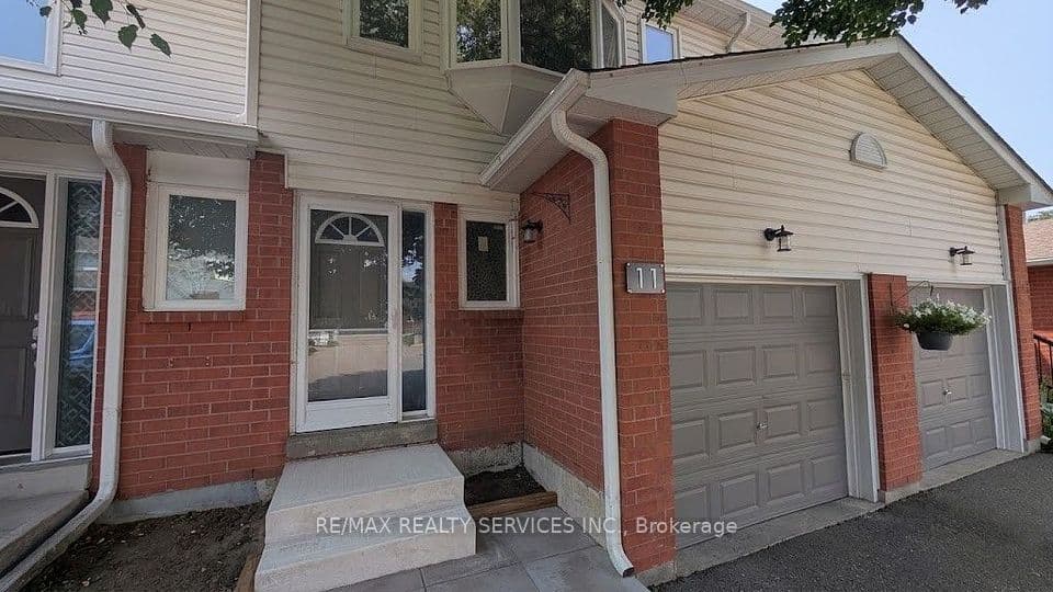 11 Beverly Lane, Halton Hills, ON L7G 5L7 – main photo