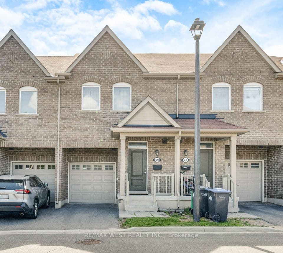 50 Edinburgh Drive 69, Brampton, ON L6Y 1N9 – main photo
