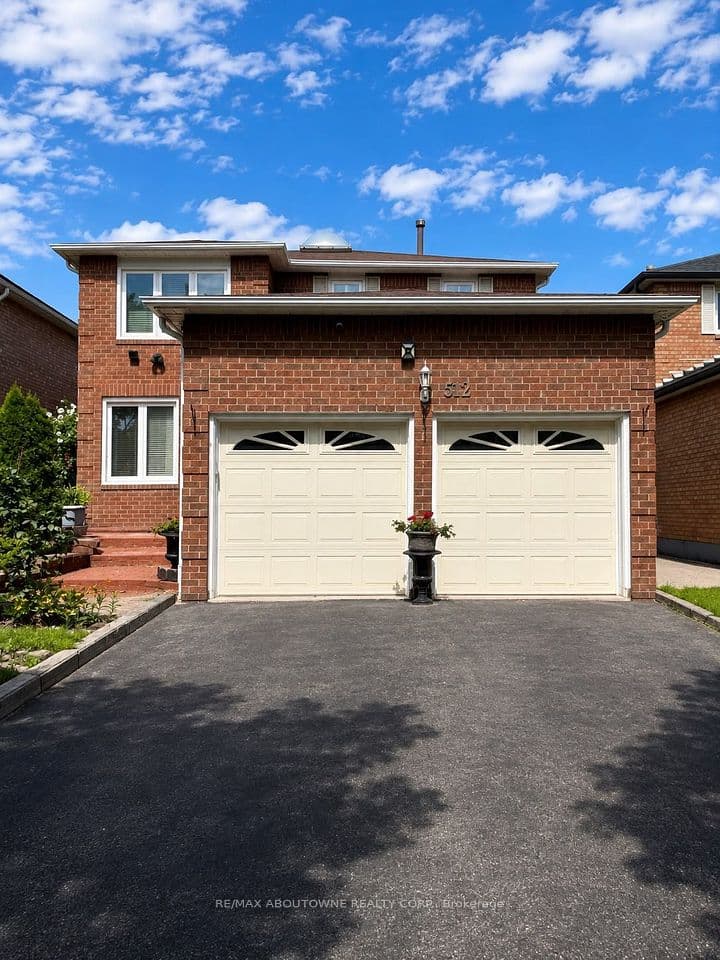 512 Chieftan Circle, Mississauga, ON L4Z 3A3 – main photo