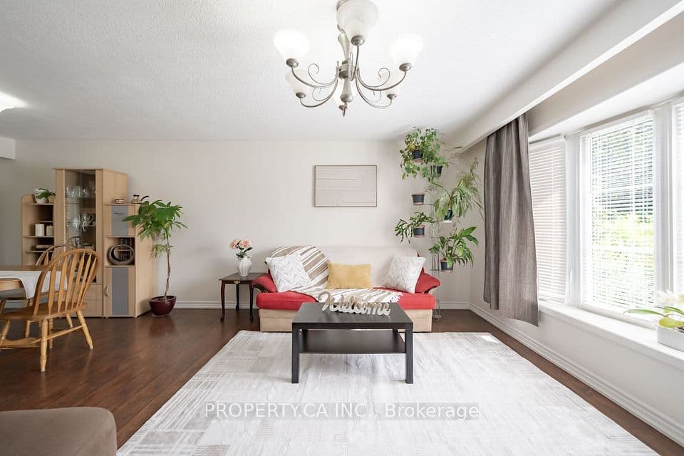 2563 Bromsgrove Road W, Mississauga, ON L5J 1M1 – photo 3