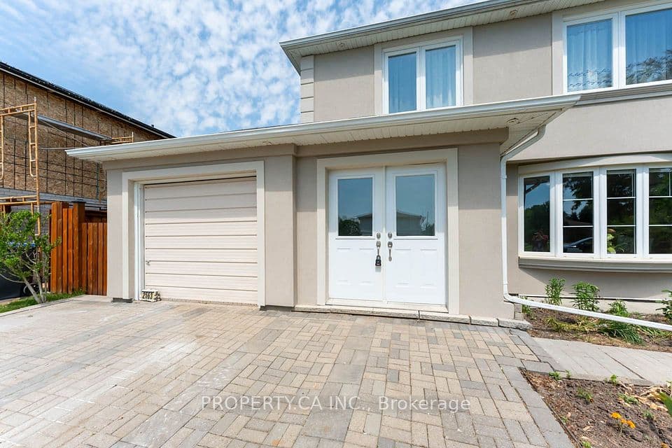2563 Bromsgrove Road W, Mississauga, ON L5J 1M1 – photo 2