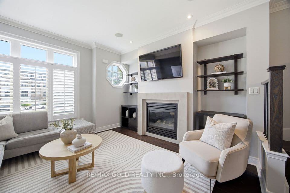 71 Cormier Heights, Toronto, ON M8Z 0B6 – photo 2
