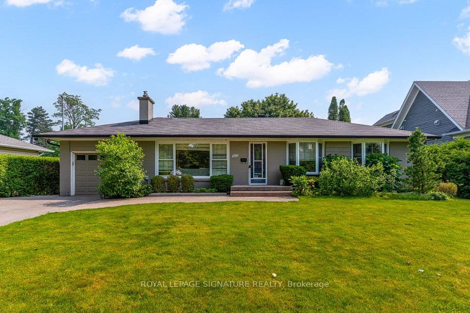 383 Maplehurst Avenue, Oakville, ON L6L 4Y3 – main photo