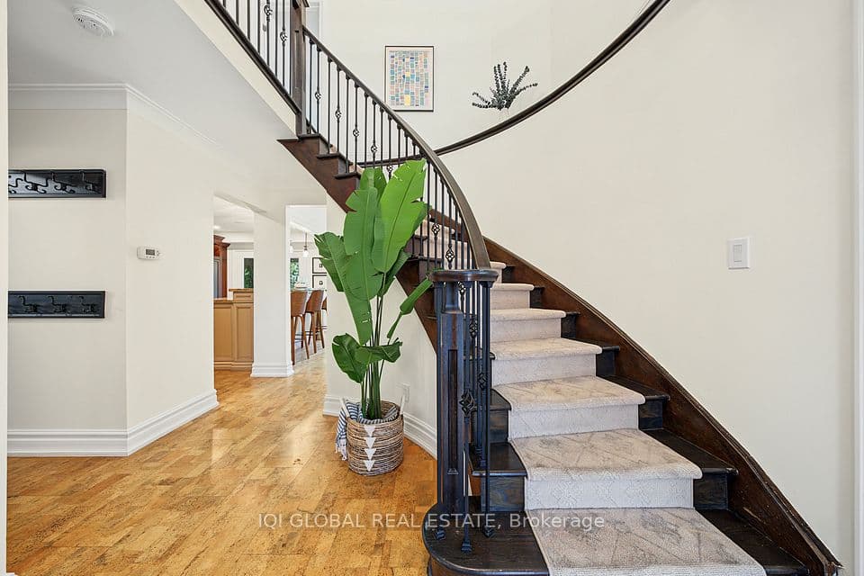 1497 Greenbriar Drive, Oakville, ON L6M 1Y9 – photo 3
