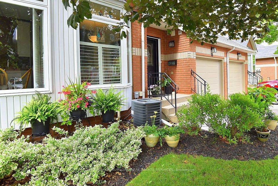 476 Walkers Line 13, Burlington, ON L7N 2E2 – photo 2