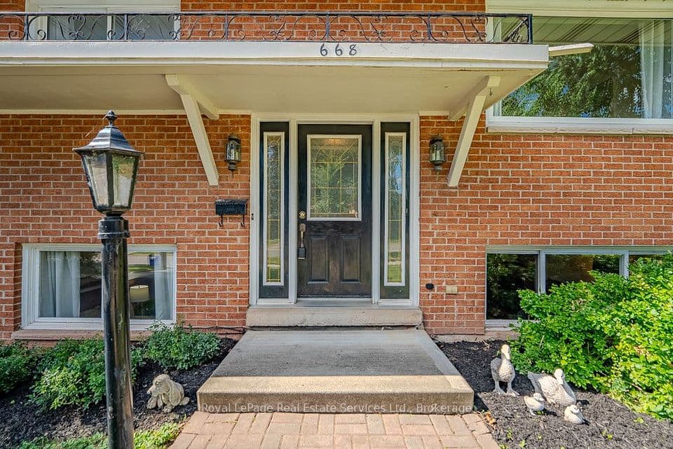 668 Maclaren Drive, Burlington, ON L7N 2Z2 – photo 3