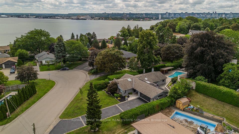 892 North Shore Boulevard W, Burlington, ON L7T 1A8 – photo 2