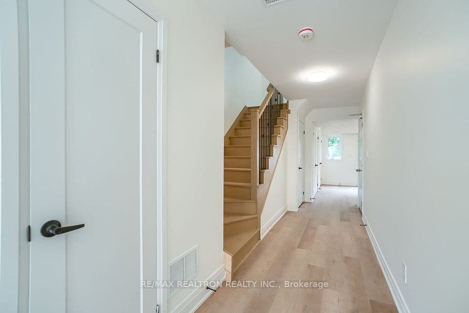 5261 Heeks Common, Burlington, ON L7L 7B6 – photo 3