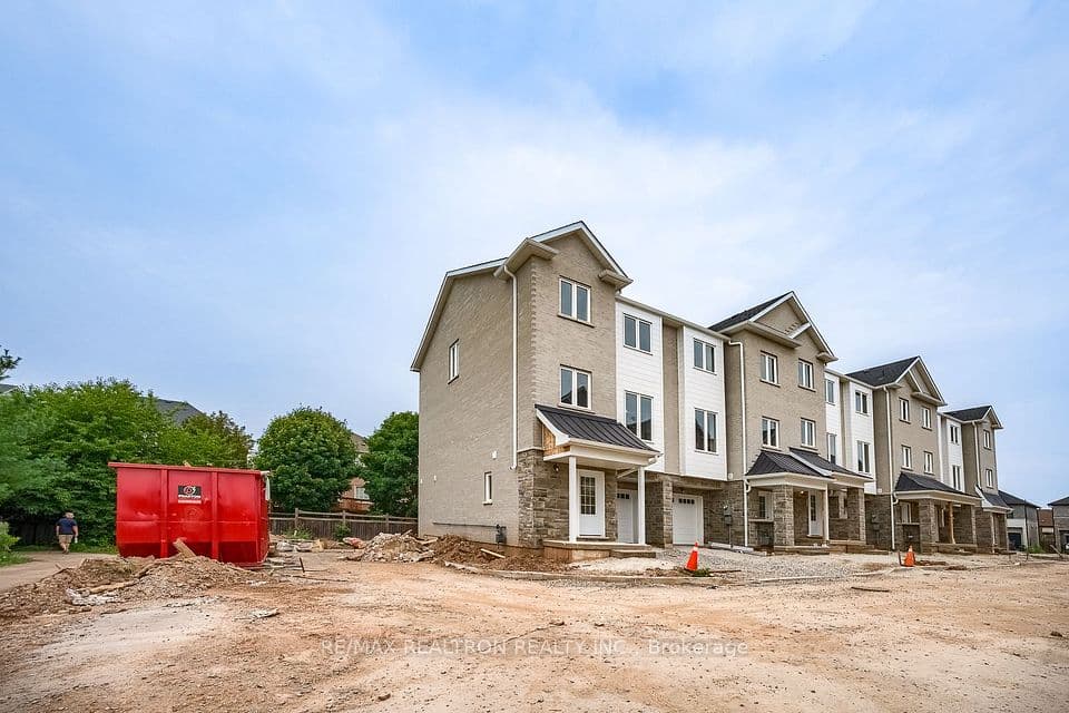 5261 Heeks Common, Burlington, ON L7L 7B6 – photo 2
