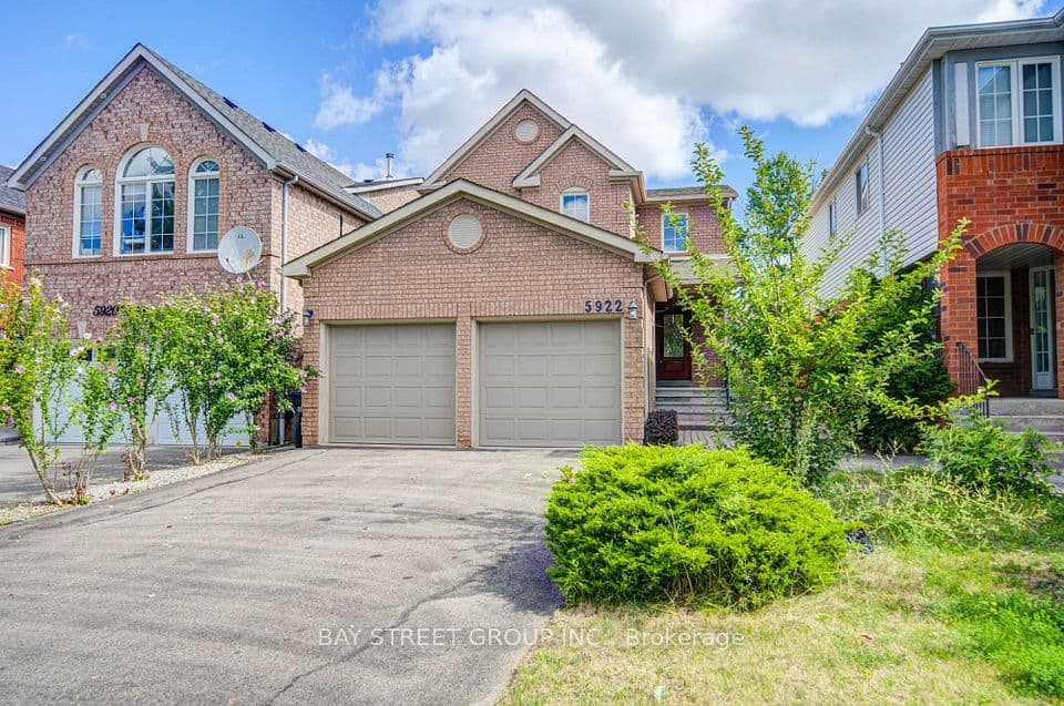 5922 Dalebrook Crescent, Mississauga, ON L5M 5R9 – photo 2