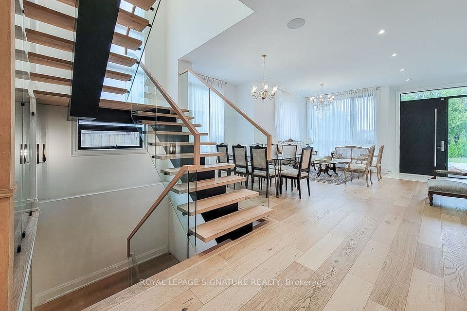 518 Sherin Drive, Oakville, ON L6L 4J8 – photo 3