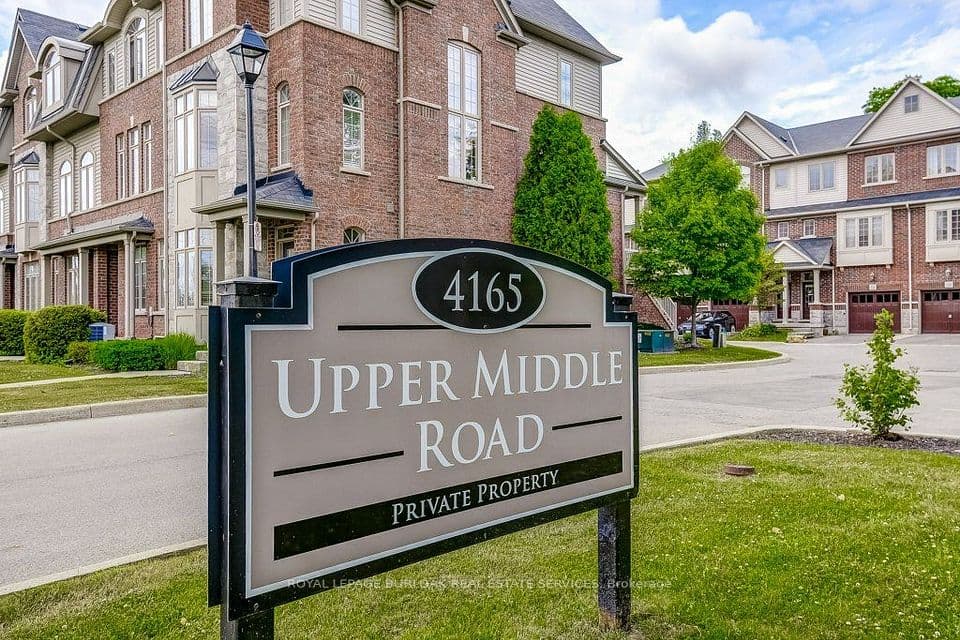 4165 Upper Middle Road 13, Burlington, ON L7M 0V4 – main photo