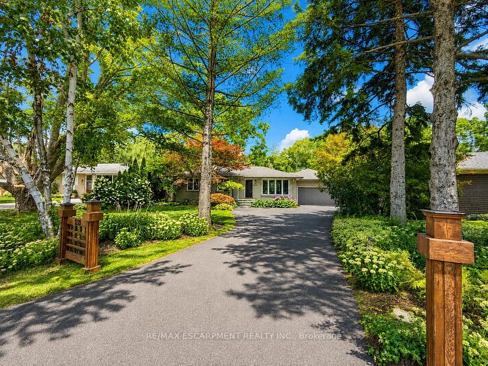 1239 Baldwin Drive, Oakville, ON L6J 2W4 – photo 3