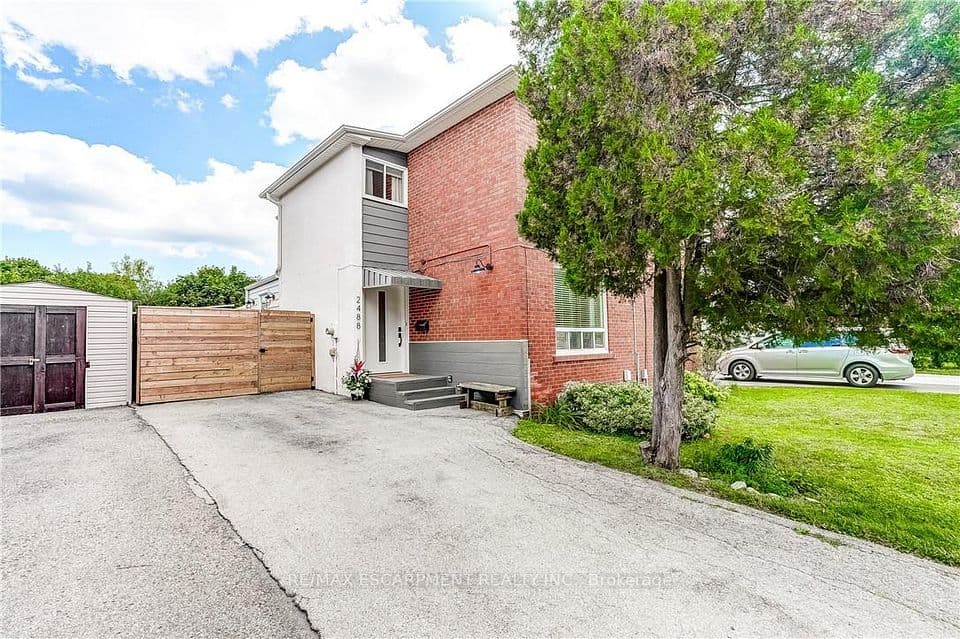 2488 Brookhurst Road, Mississauga, ON L5J 1R3 – main photo