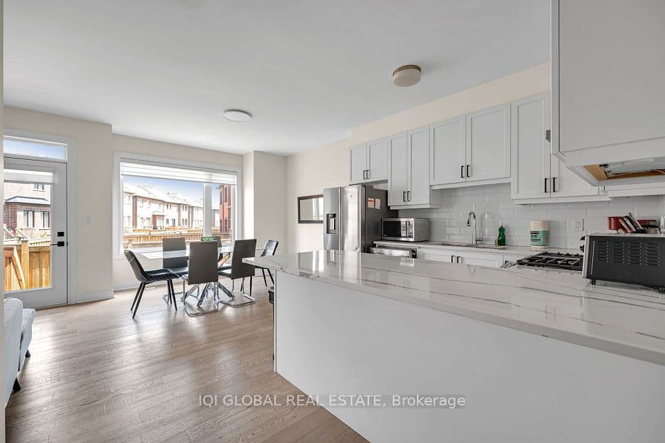 66 Settlers Road E, Oakville, ON L6H 7W5 – photo 3