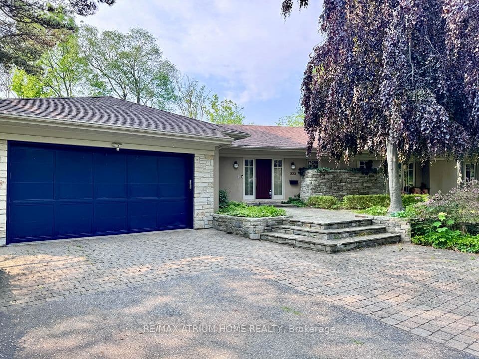 223 Trelawn Avenue, Oakville, ON L6J 4R3 – photo 2