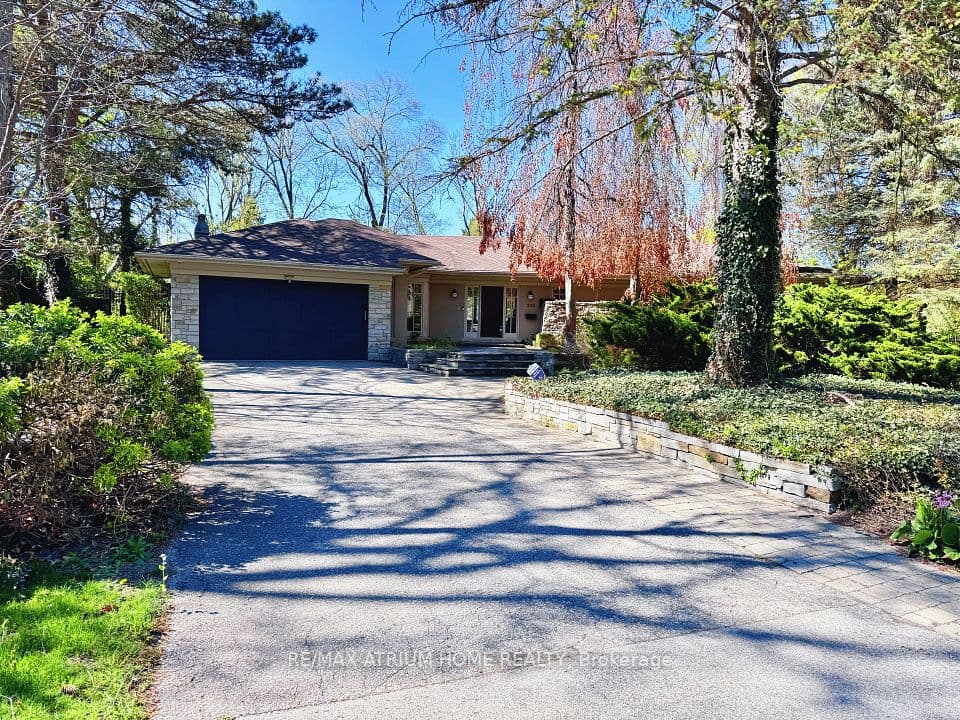 223 Trelawn Avenue, Oakville, ON L6J 4R3 – main photo
