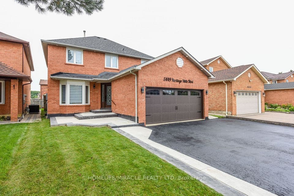5449 Heritage Hills Boulevard, Mississauga, ON L5R 2H4 – main photo