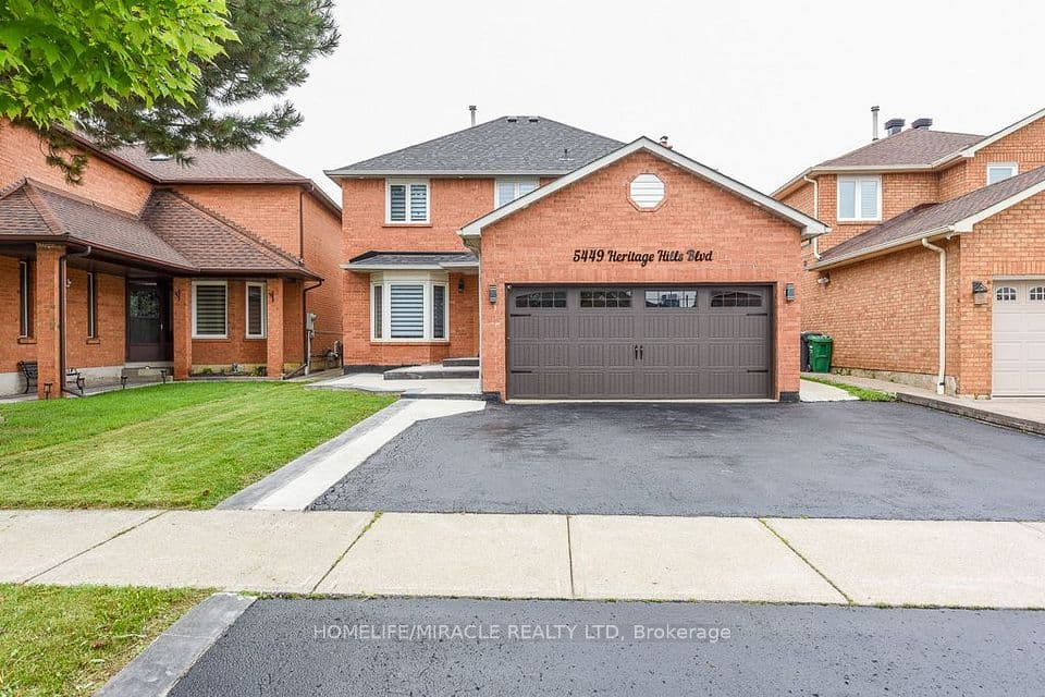 5449 Heritage Hills Boulevard, Mississauga, ON L5R 2H4 – photo 2