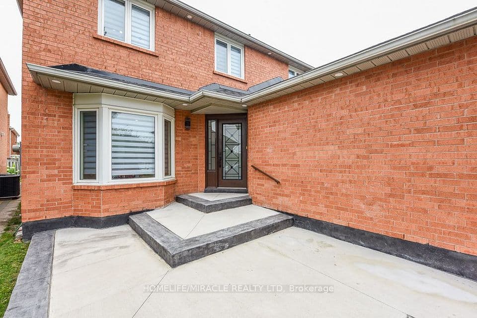 5449 Heritage Hills Boulevard, Mississauga, ON L5R 2H4 – photo 3